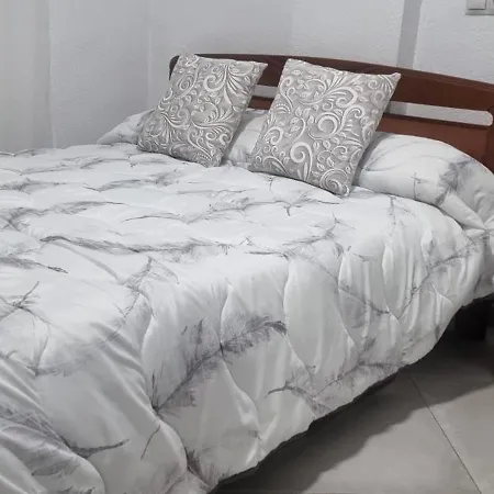 Matrimonio A 100 M De La Playa De Poniente